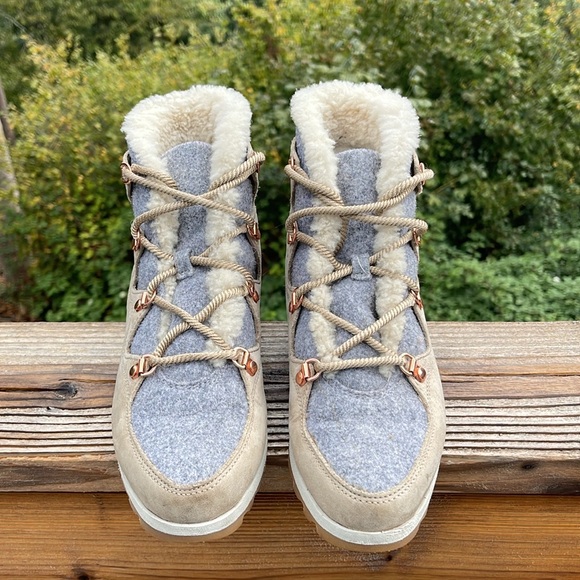 SOREL Sneakchic Alpine Suede Leather Shearling Boots Beige Gray Women’s Size 9 - Picture 3 of 15